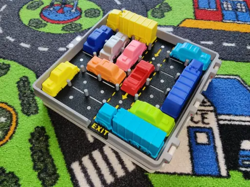 Rush hour - logical game with cars